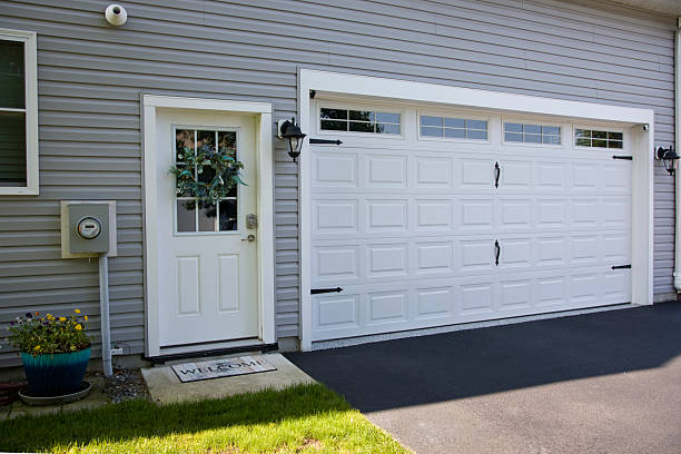24/7 Emergency Garage Door Panel Replacement experts in Morganfield, KY